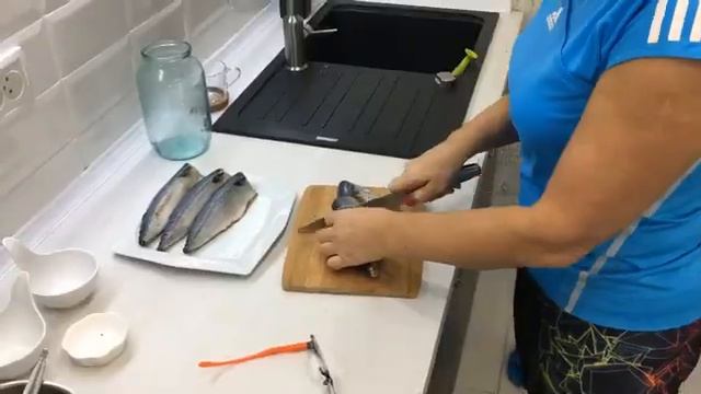 Скумбрия малосольная. Быстрый вкусный рецепт.