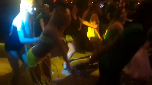 Мини-мастер-классы латина - Бразука в Тики Баре 2012 09 09 смотреть онлайн