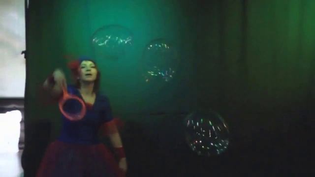 Шоу мыльных пузырей от студии семейного досуга FunFamily смотреть онлайн