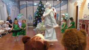 Младшая группа танец Елочки