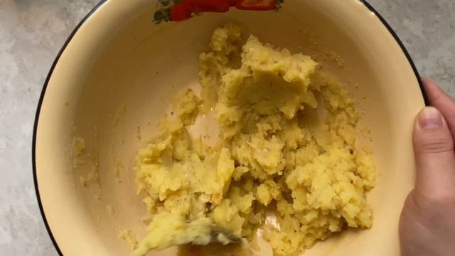 Пирожки / Пирожки в духовке / Жареные пирожки / Пирожки с капустой / Пирожки с картошкой