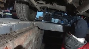 Выставляю мост и привариваю реактивные тяги ваз2107