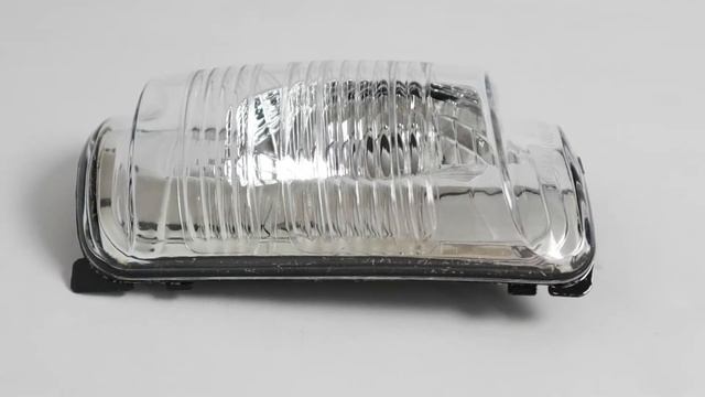 Повторитель поворота на корпусе зеркала правый белый смотреть онлайн