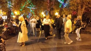 Одесская народная дискотека на Приморском бульваре в Одессе.