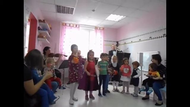 Живая музыка в Бэби-клуб в Ново-Переделкино. Детский оркестр. смотреть онлайн