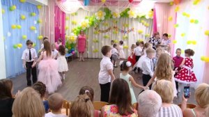 Танец "Вы без нас тут не грустите"