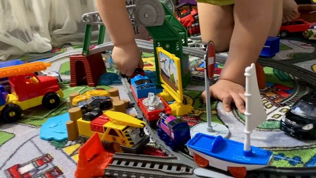 1 сюжет - Поезд врезается в машины смотреть онлайн