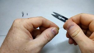 Как привязать два крючка на один поводок. Два крючка на фидер. Оснастка фидера