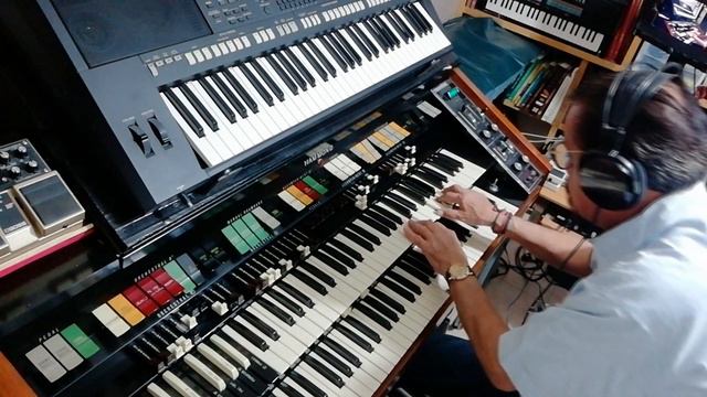 La distancia es como el viento Hammond X66 Yamaha PSRS 950 смотреть онлайн