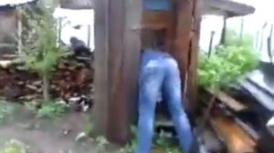 Пьяные приколы - улетел в туалет!