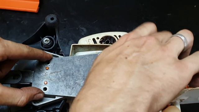 Como trocar e ajustar as LÂMINAS do podador STIHL HS 45. смотреть онлайн