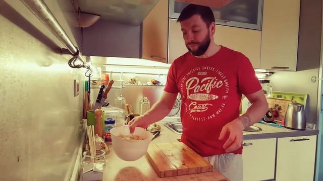 КУРИЦА НА ШПАЖКАХ. ДЕТИ ПРОСЯТ ДОБАВКИ