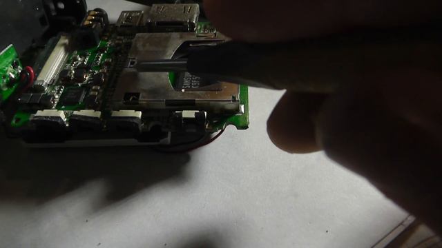 Если карта памяти SD не фиксируется и выскакивает из слота. Что бывает смотреть онлайн