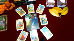 Кто же мой будущий муж? Знаю ли я его? Какими чертами характера он обладает? Наше будущее? Таро Ч.