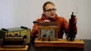 Устройство и принцип работы резонансного трансформатора Тесла.