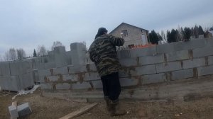 кладка пеноблока на клей-пену первый опыт