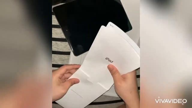 Quick Unboxing IPAD 2020 ( 8th Generation)