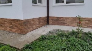 Облицовка цоколя клинкерной плиткой.