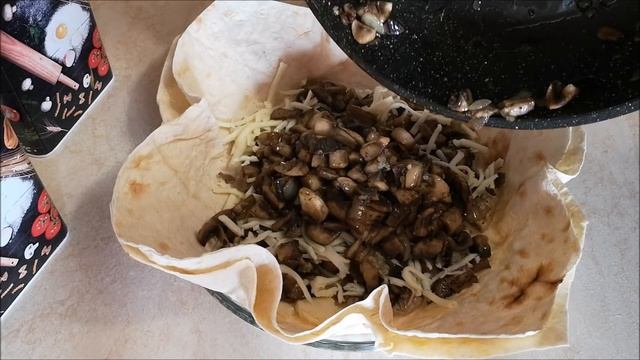 Заливной пирог с грибами в лаваше. Быстрый грибной пирог. ВКУСНО БЫСТРО и ПРОСТО!!! смотреть онлайн