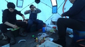 ЗИМНЯЯ РЫБАЛКА В СИБИРИ!!!КВХ!!!ЛОВИМ ОКУНЯ СОРОГУ!!!ДЕНЬ ПЕРВЫЙ!!!