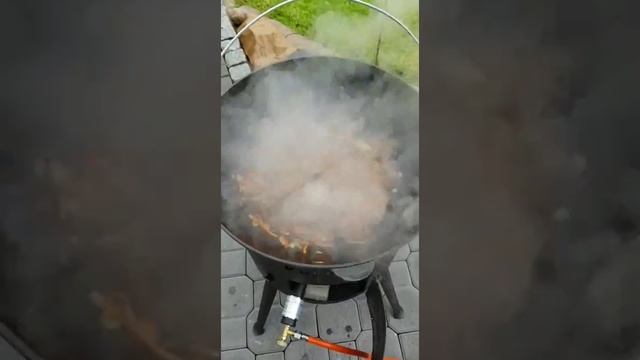 Plov (плов) with delicious lamb made on a kasan/ Plow usbekisches Essen mit Lamm Kazan казан Kukmar смотреть онлайн