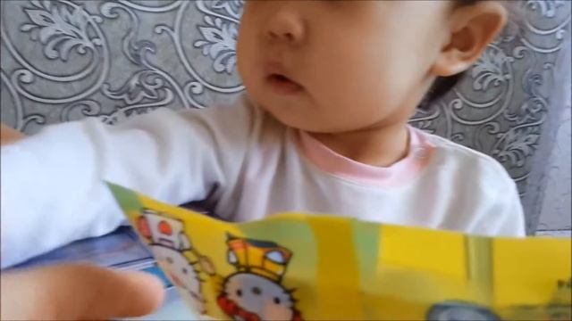 Открываем пакетики с фигурками героев История Игрушек и Hello Kitty