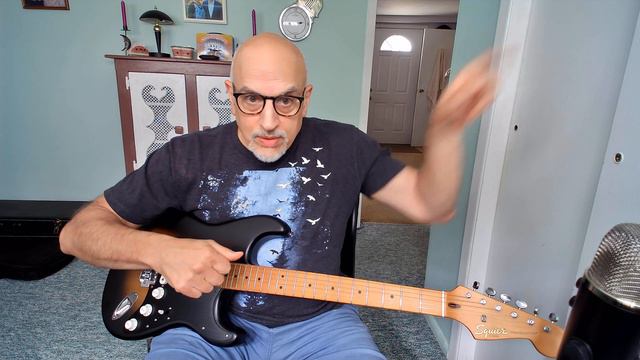 Squier 40th Anniversary Vintage Edition Strat Deal! смотреть онлайн