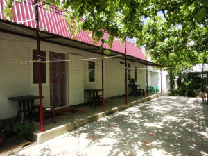 Частный сектор в Витязево у моря. Отдых в Витязево мини-гостиницы. «Родниковая, 25» ГОСТЕВОЙ ДОМ