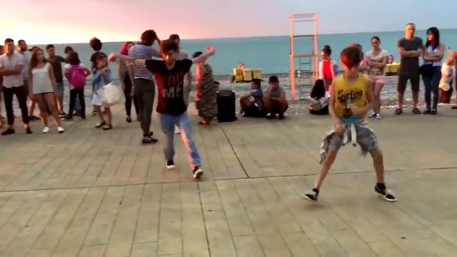 Батуми 2018  Великолепные Грузинские Танцы На Берегу Черного Моря