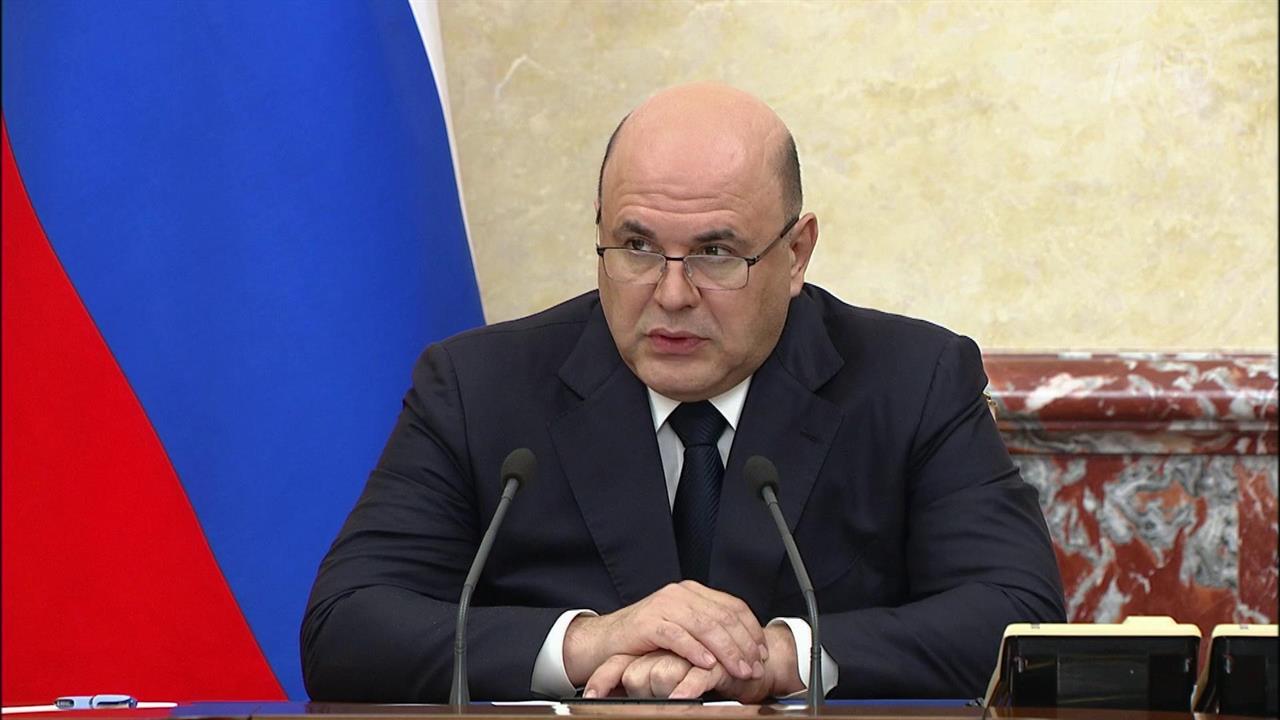Повышение зарплат бюджетникам и поддержка авиации - главные темы на заседании правительства