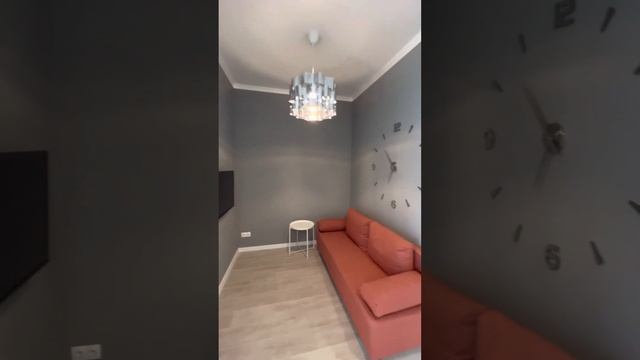Квартира с новым ремонтом, мебелью и техникой с видом на море в спальном районе Сочи.