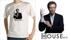 Как быстро свернуть футболку