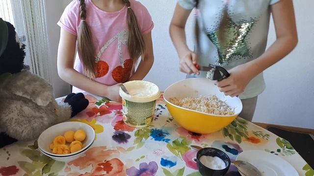 А&А Салат "Мышки в сыре". Вкусно. Готовят дети. смотреть онлайн