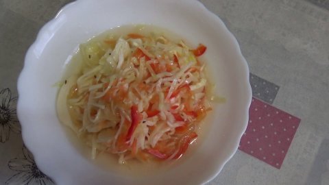 Маринyованая капуста\\ быстрого приготовления\\ горячего посола\\ бесподобно вкусная.