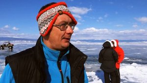 Байкал зимой. Прыжок через становую  трещину.   Лед Байкала  . Мыс Рытый.