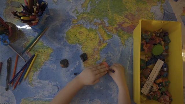 как слепить стол со стулом смотреть онлайн