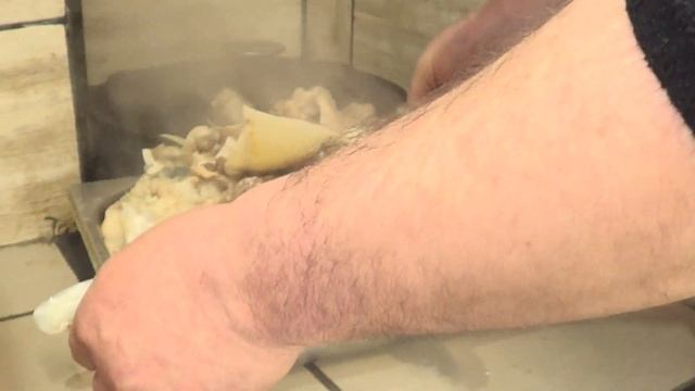 КАК ПРИГОТОВИТЬ УХУ ИЗ ТОЛСТОЛОБА ?! смотреть онлайн