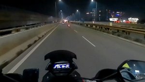 HONDA CB 200 X       DEEWALI BANGLORE CITY ENTRY RIDE
