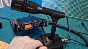 YAESU FT-818 & NEW - M70 DESK TOP MICROPHONE