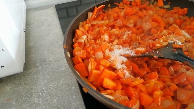 Вкуснейшая кабачковая икра без брызг. Лайфхак.