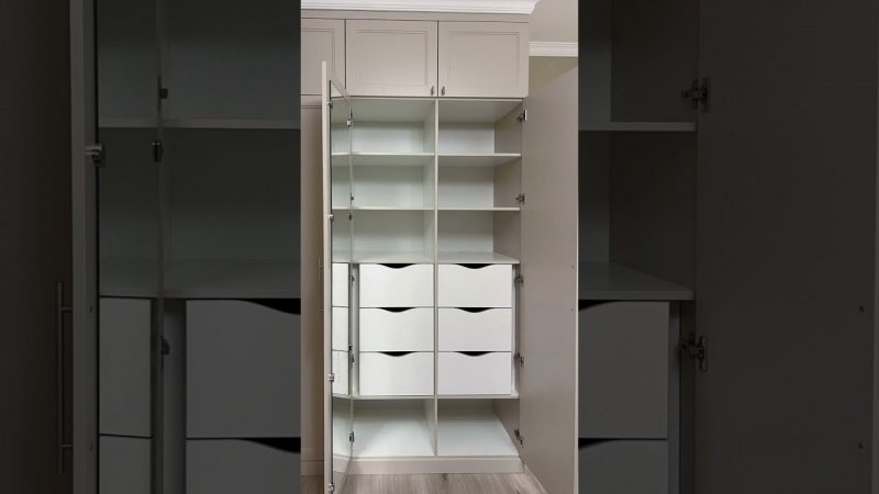 Распашной шкаф с фрезерованными фасадами " Сканди" в спальню