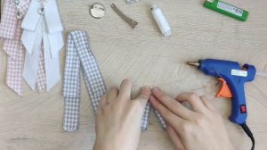 Галстук-брошь для девочки из декоративной ленты "Гусиная лапка".