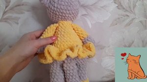 Кошечка из плюшевой пряжи