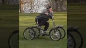 Четырехколесный велосипед