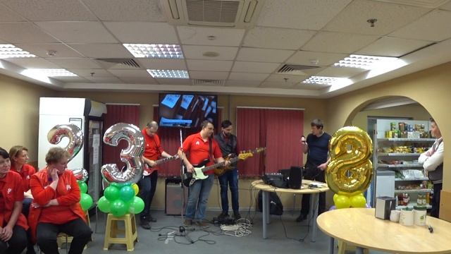 Поющие Децибелы ???? Ашан Орехово-Зуево 23 февраля? \ 8 марта ?♀️? смотреть онлайн