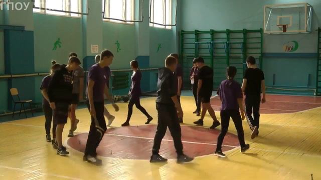 «Физкультпривет, первокурсник! - Лучший бегун, лучший стрелец - всяк молодец»