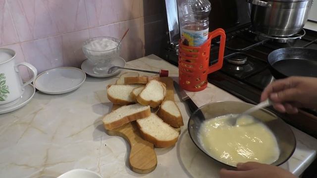 Гренки из батона в молоке с яйцом.  Гренки на завтрак.