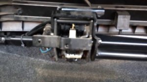 Peugeot 206 CC стук задней полки