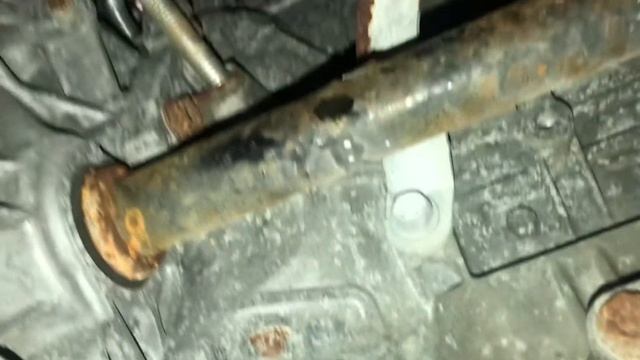 Crankshaft Position Sensor location on a (2007-2012) Nissan Sentra смотреть онлайн