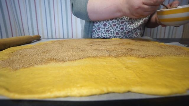 Тыквенные булочки синабон с корицей / простой рецепт самых вкусных синнабонов!